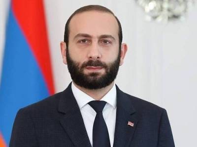 Ermənistanın xarici işlər naziri Fransaya gedir