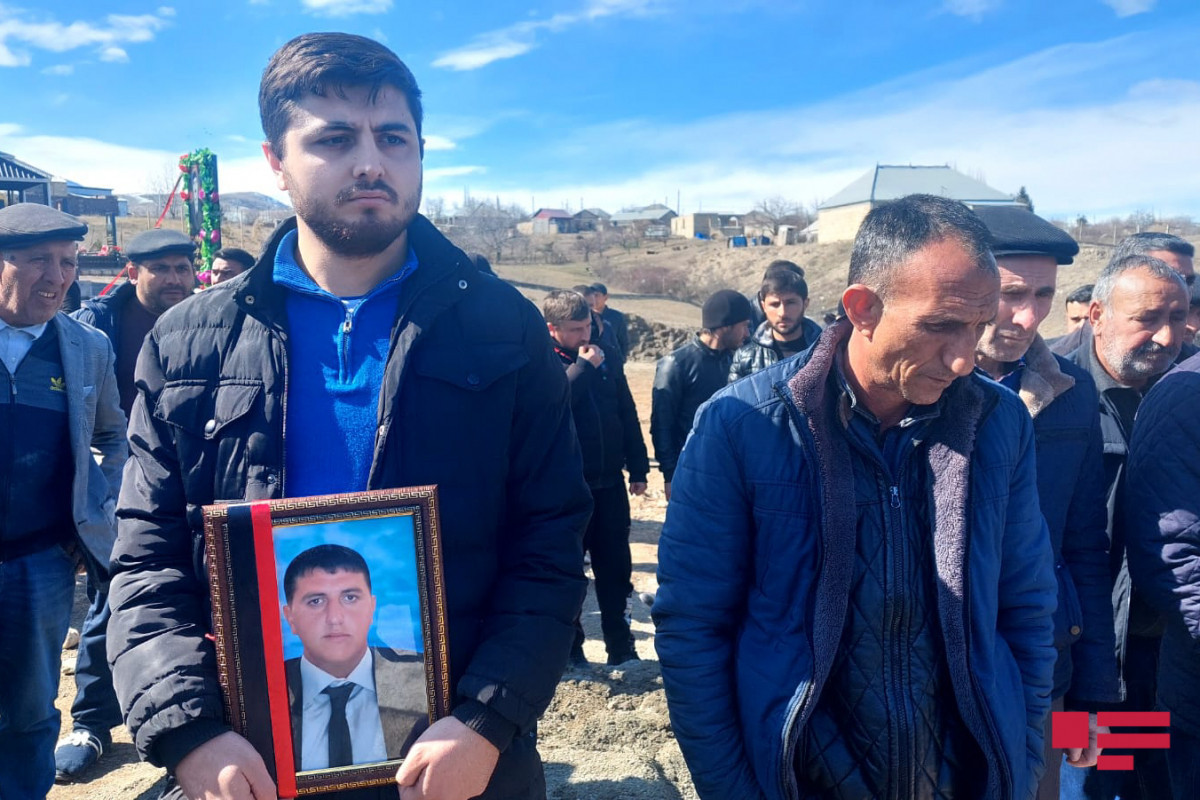 Ukraynada öldürülən azərbaycanlılar dəfn edildi 