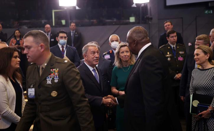 Hulusi Akar amerikalı həmkarı ilə görüşdü