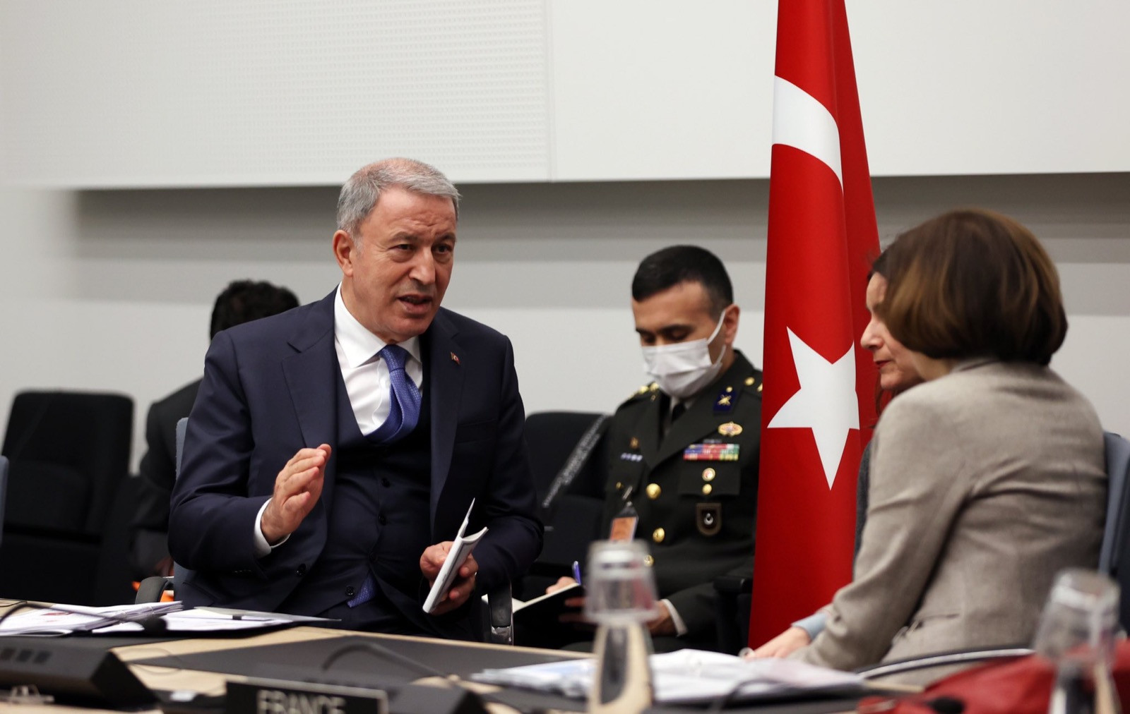 Hulusi Akar fransalı həmkarı ilə görüşdü
