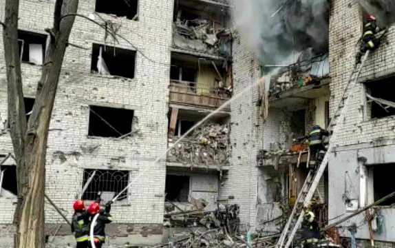 Çerniqovda yataqxana raketlə vuruldu - Uşaqlar öldü