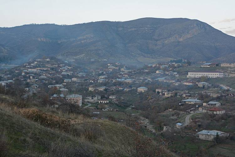 Pirlər kəndini tərk etmiş ermənilər geri qayıtmaq İSTƏMİRLƏR