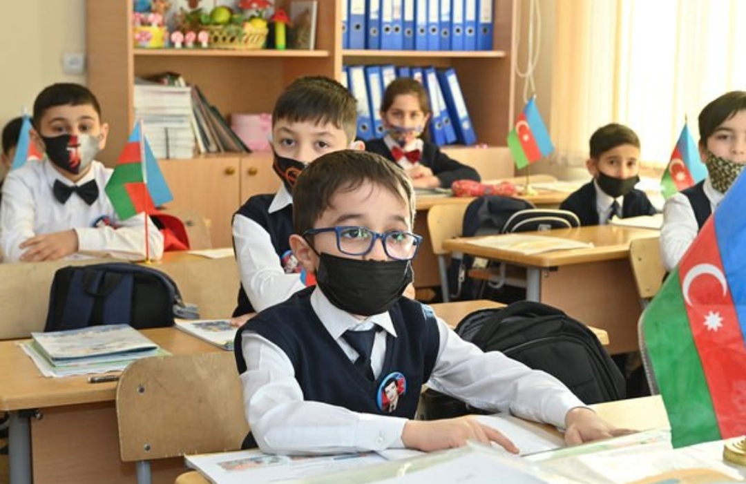 Məktəblərdə “İT sinifləri”nin sayı artırılır