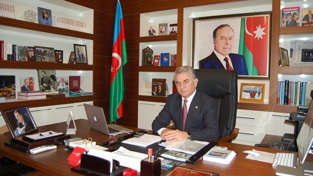 Prokuror sabiq icra başçısına 12 il həbs istədi