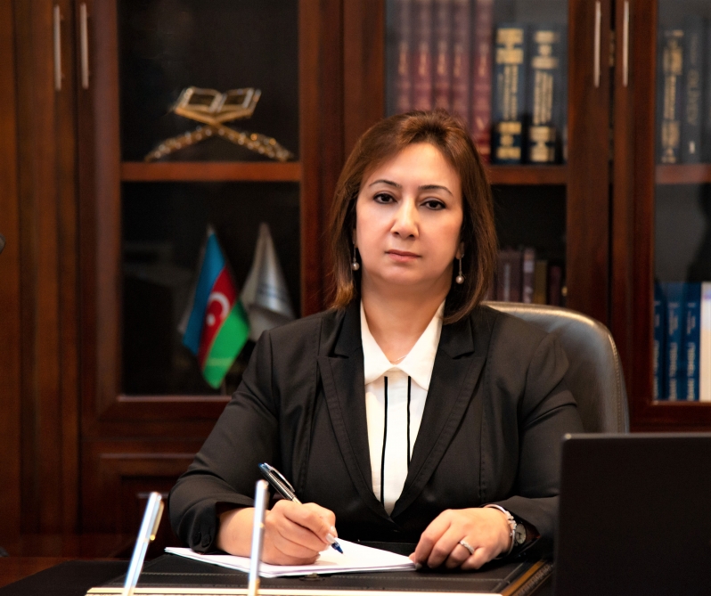 Ukraynadan gələn şagirdlər məktəbə getmək üçün müraciət edib
