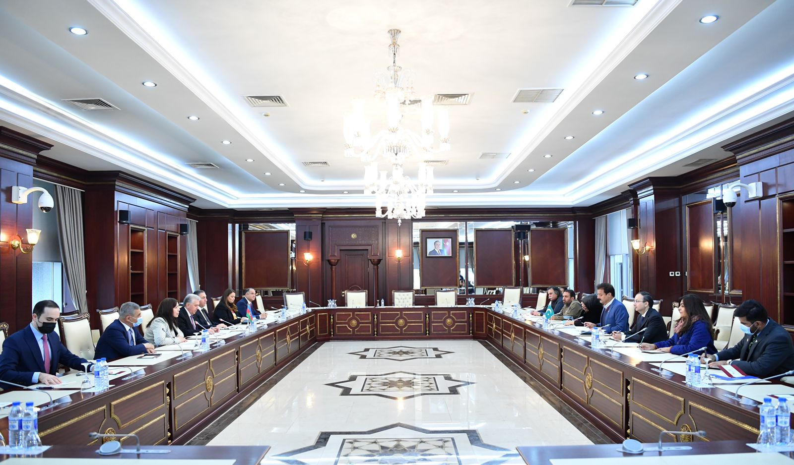 Azərbaycan-Pakistan əlaqələri müzakirə edildi