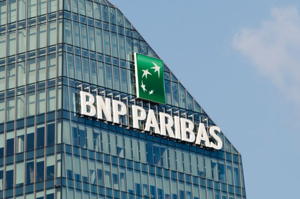 Daha bir bank Rusiyadakı fəaliyyətini DAYANDIRIR