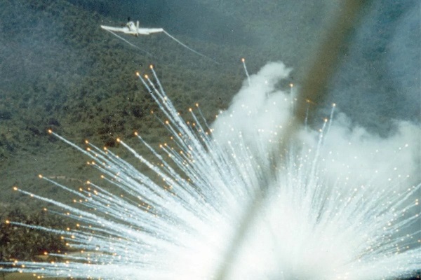 Ukraynaya fosforlu bomba atıldı
