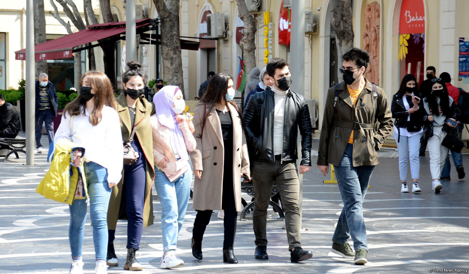 Qonşu ölkədə koronavirus qadağaları ləğv olunur