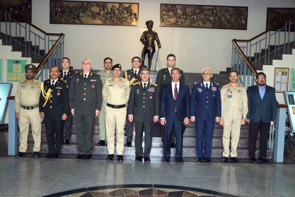 Zakir Həsənov Pakistan Ordu Muzeyini ziyarət etdi