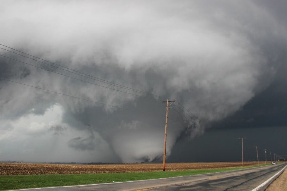 ABŞ-da tornado - İnsanlar dağıntılar altında qaldı
