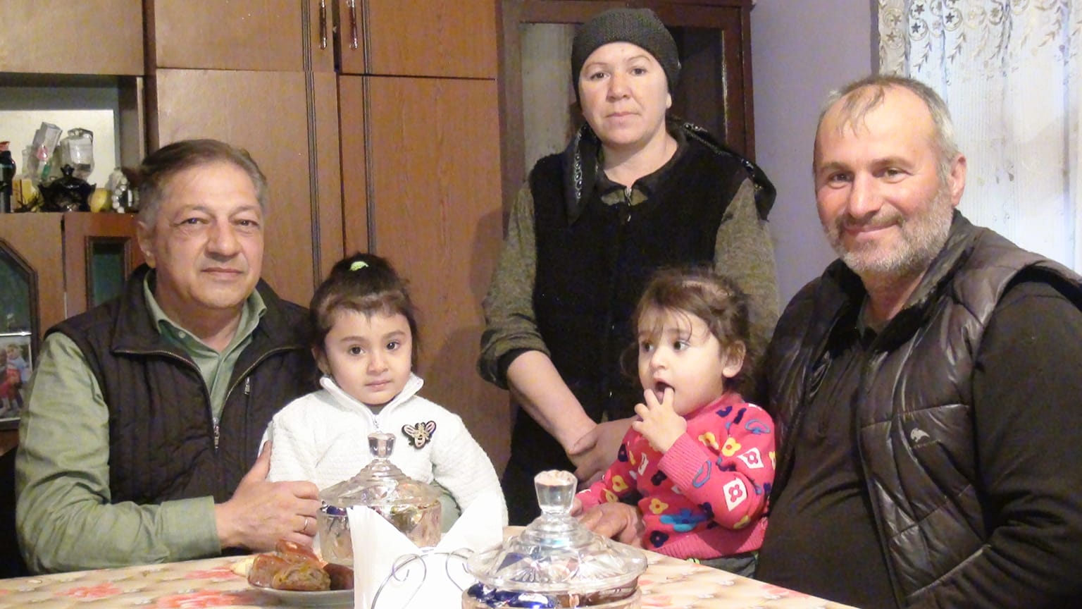 Deputat şəhid övladının ad günündə - FOTOLAR