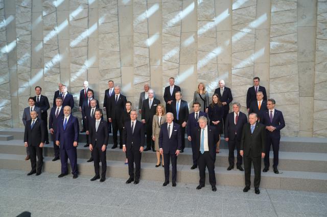 Liderlərin fotosu müzakirələrə səbəb oldu