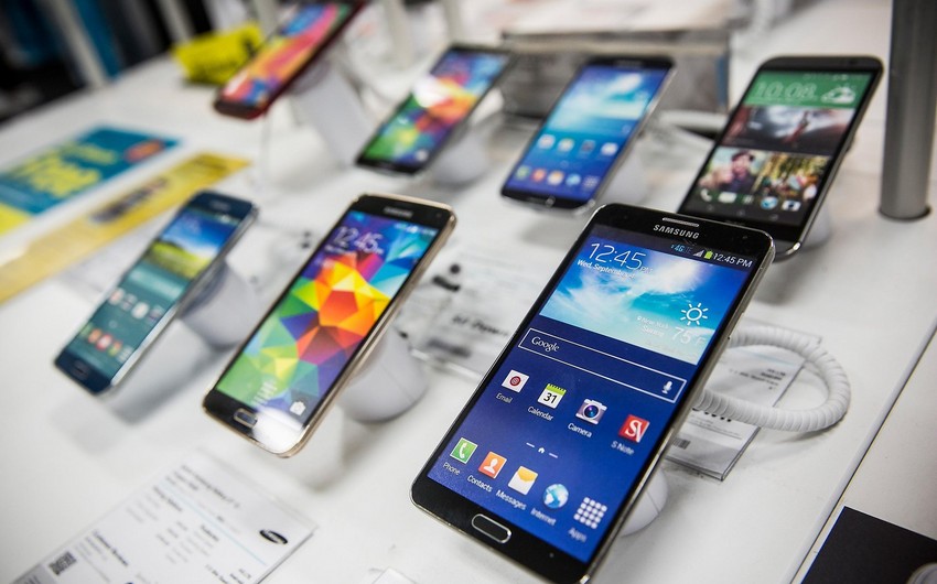 Bakıda 11 min manatlıq telefon oğurlandı