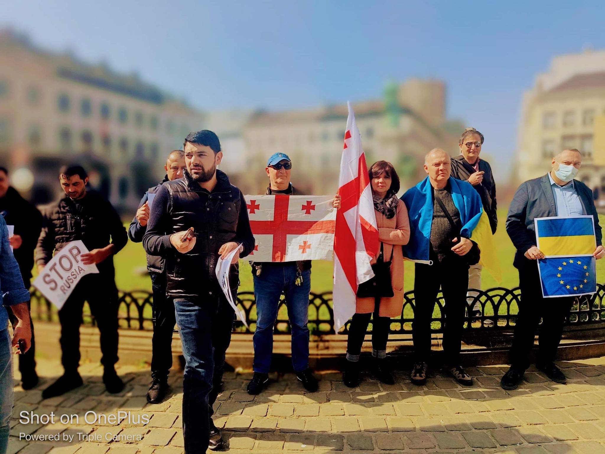 Soydaşlarımız Brüsseldə Saakaşviliyə azadlıq tələb etdilər