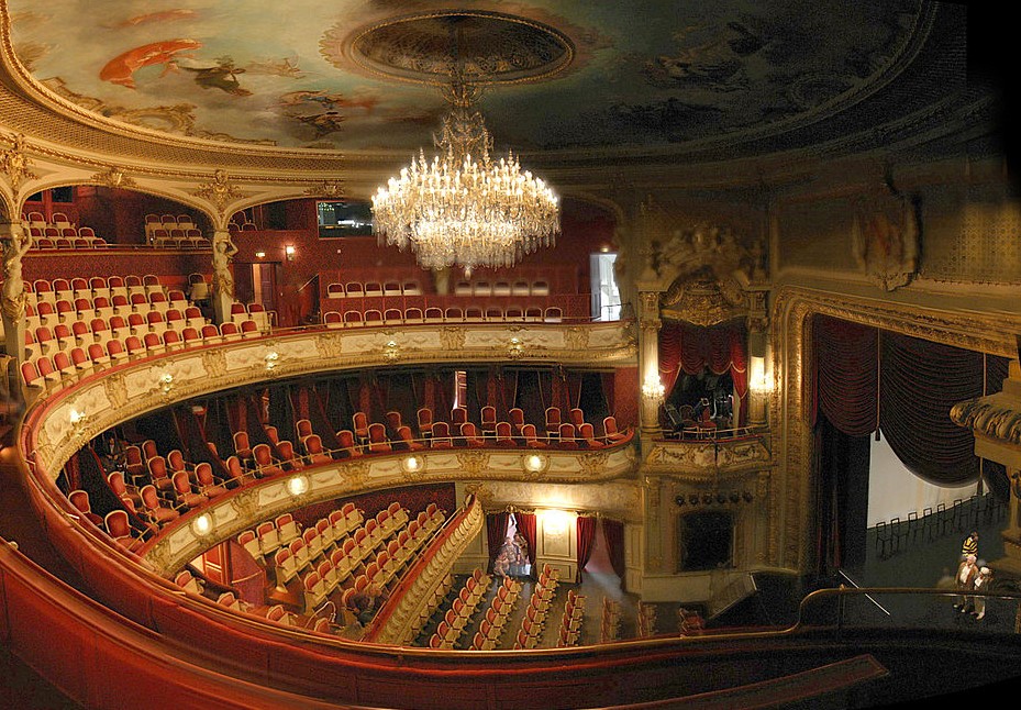 27 Mart Beynəlxalq Teatr Günüdür