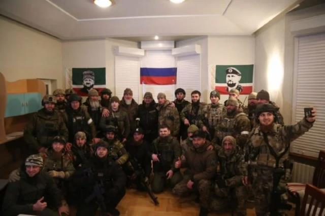 Kadırov Ukraynada rus döyüşçülərlə bir arada - FOTO