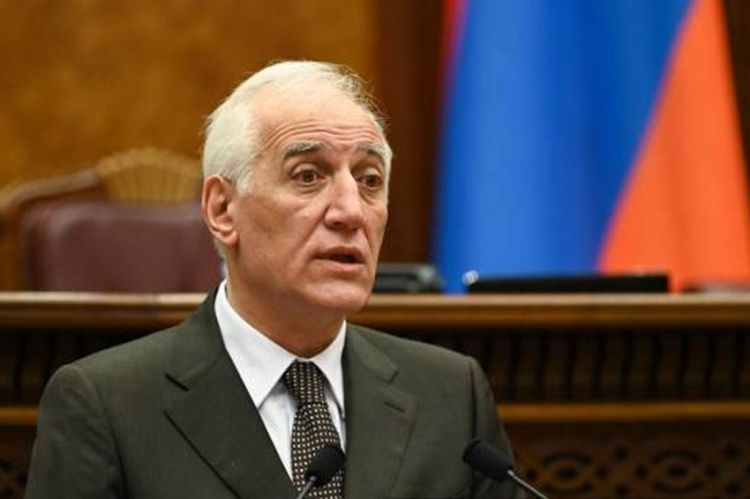 Xaçatryan hələ prezident malikanəsinə köçməyib
