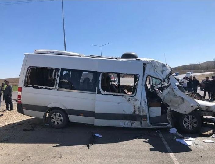 Yol polisi 3 nəfərin öldüyü qəza barədə məlumat yaydı - FOTO