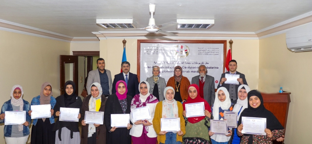 Müdavimlərə diplomlar verildi