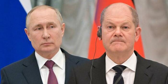 Putin və Şolts İstanbul görüşünü müzakirə etdi