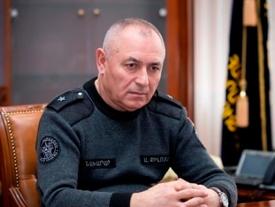Saxlanılan nazir rüşvətxorluqda ittiham olunur
