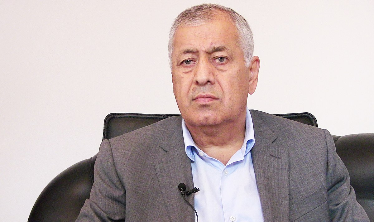 “Sərəncamı mətbuatdan oxudum” – Vahid Əhmədov