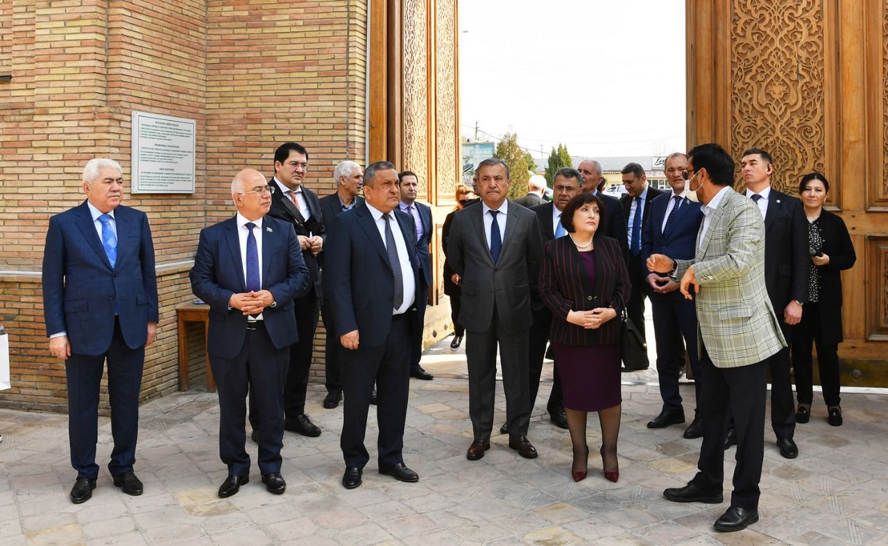 Sahibə Qafarova Həzrəti İmam Məscid kompleksində - FOTO