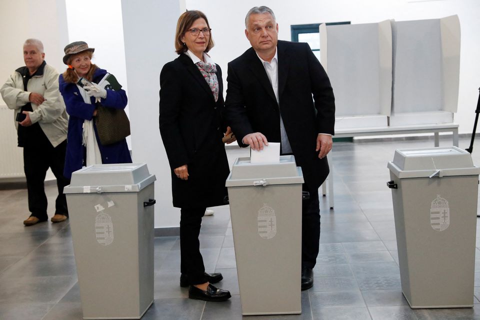 Macarıstanda seçkilər - Baş nazirin partiyası öndədir