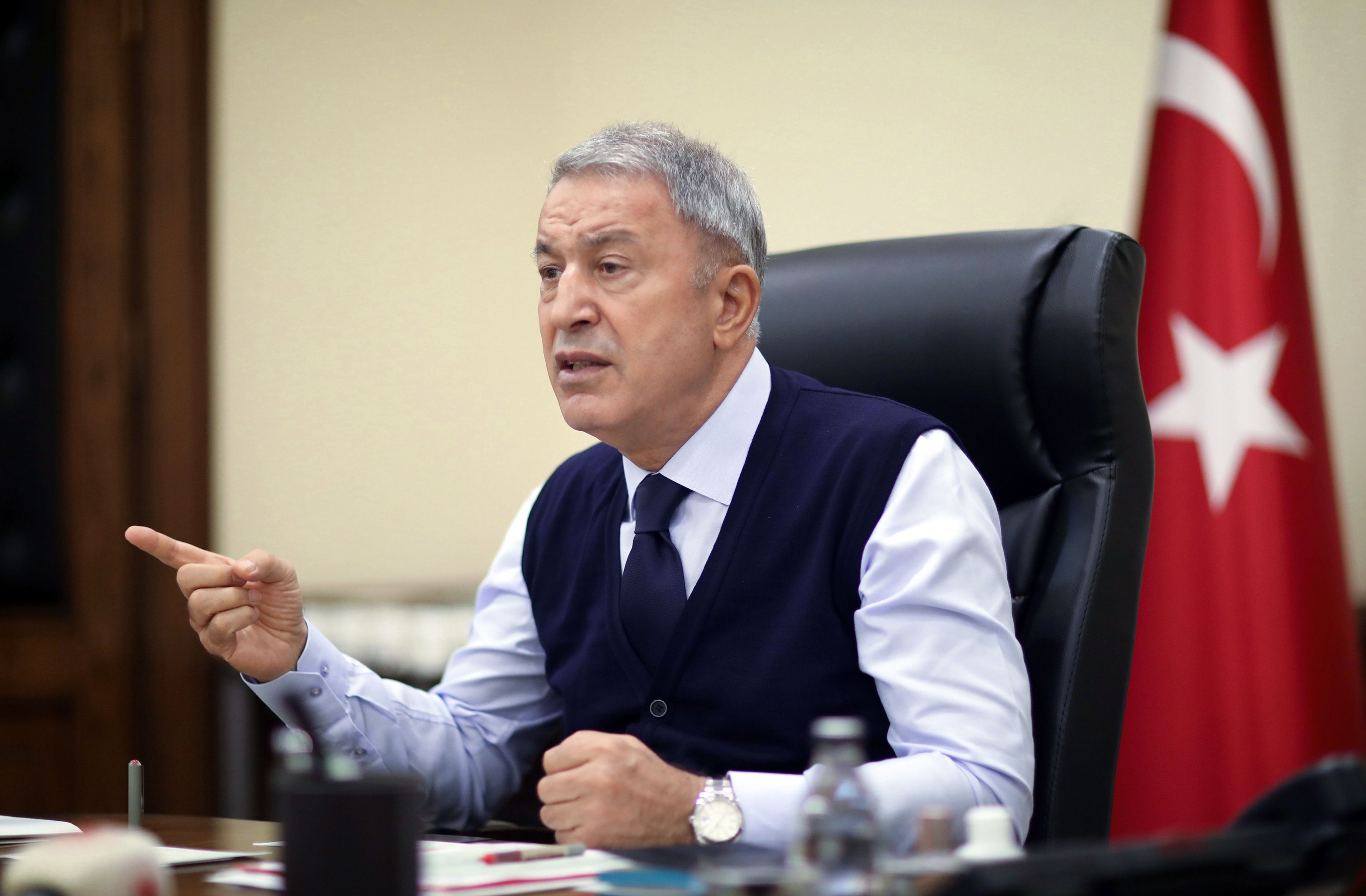 “Dərhal atəşkəs elan edilməlidir” – Hulusi Akar
