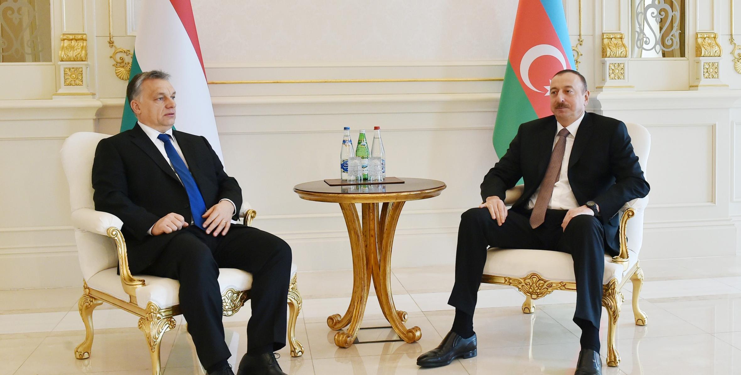 İlham Əliyev Orbanı qələbəyə görə təbrik edib