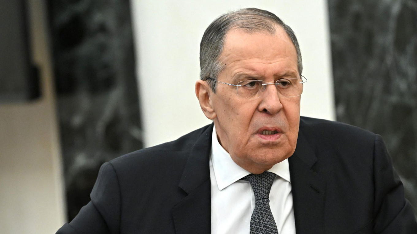 “Kiyevlə siçan-pişik oynamaq istəmirik” - LAVROV
