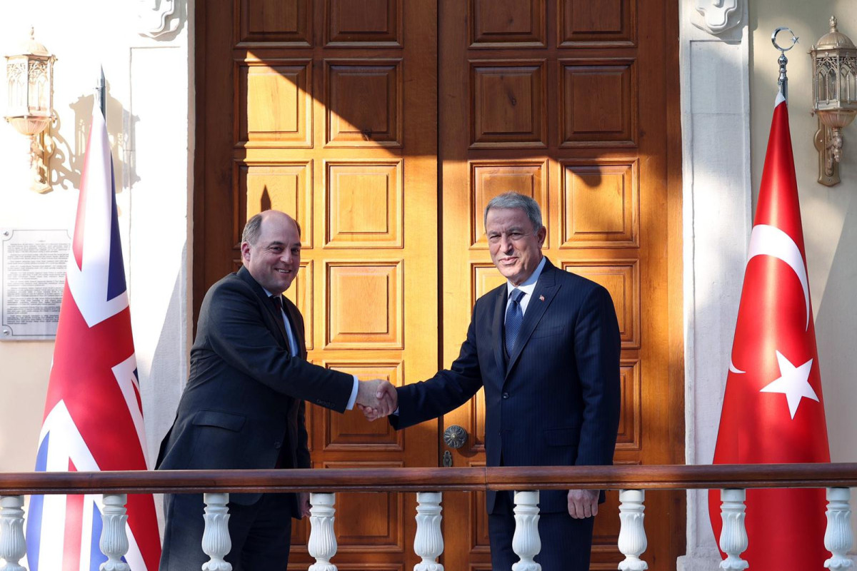 Müdafiə nazirləri görüş keçirdi