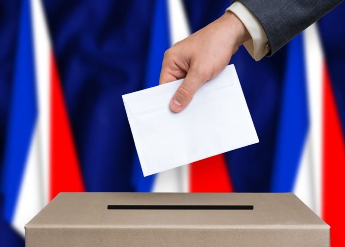 Fransada prezident seçkiləri başladı