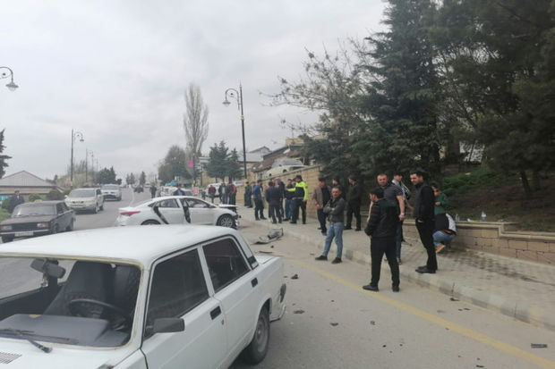 Şamaxıya gedən azarkeşlər qəzaya düşdülər