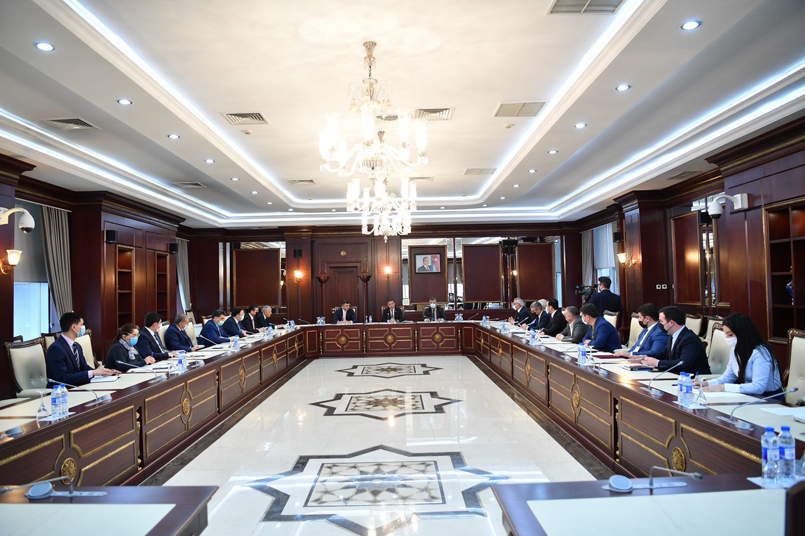 Deputatlar Elman Rüstəmovun işdən çıxarılmasından DANIŞDILAR