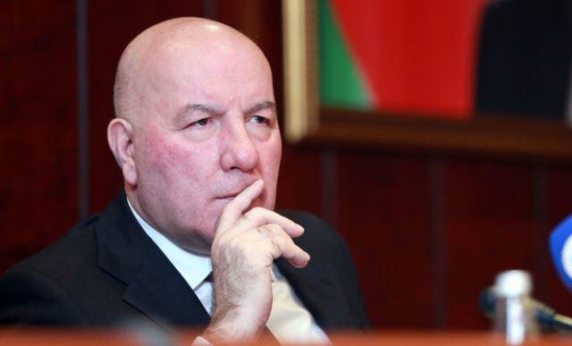Elman Rüstəmov Mərkəzi Bankın üzvlüyündən ÇIXARILDI
