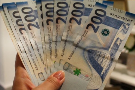 Azərbaycanda ən çox maaşı onlar ALIR 