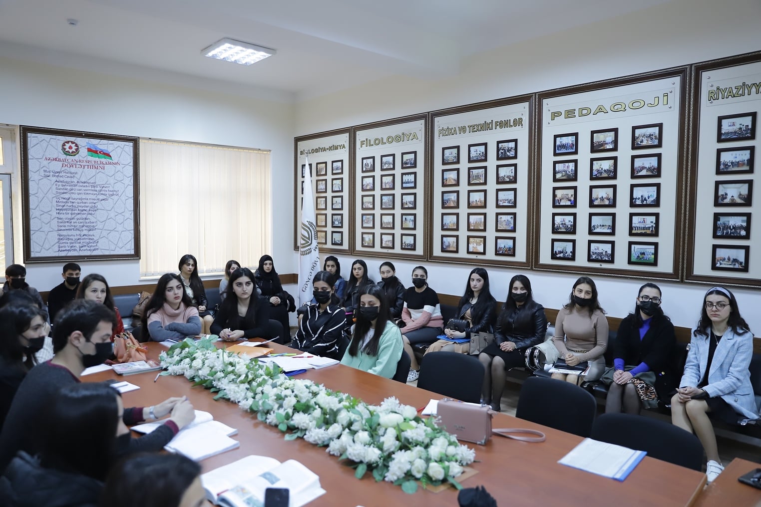 Prorektor təcrübəçi tələbələrlə görüşüb