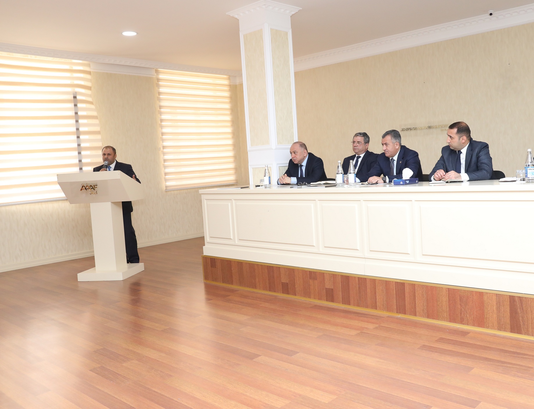 İcra başçısı “AAAF Park”da sakinlərlə görüşüb