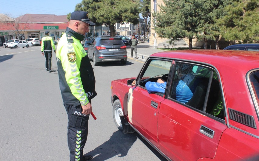Polis Qaxda reyd keçirdi