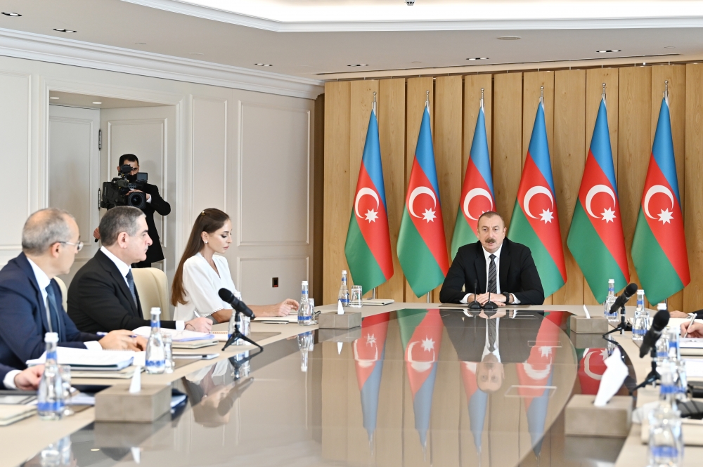 İlham Əliyev: “Biz bilirik nə istəyirik”