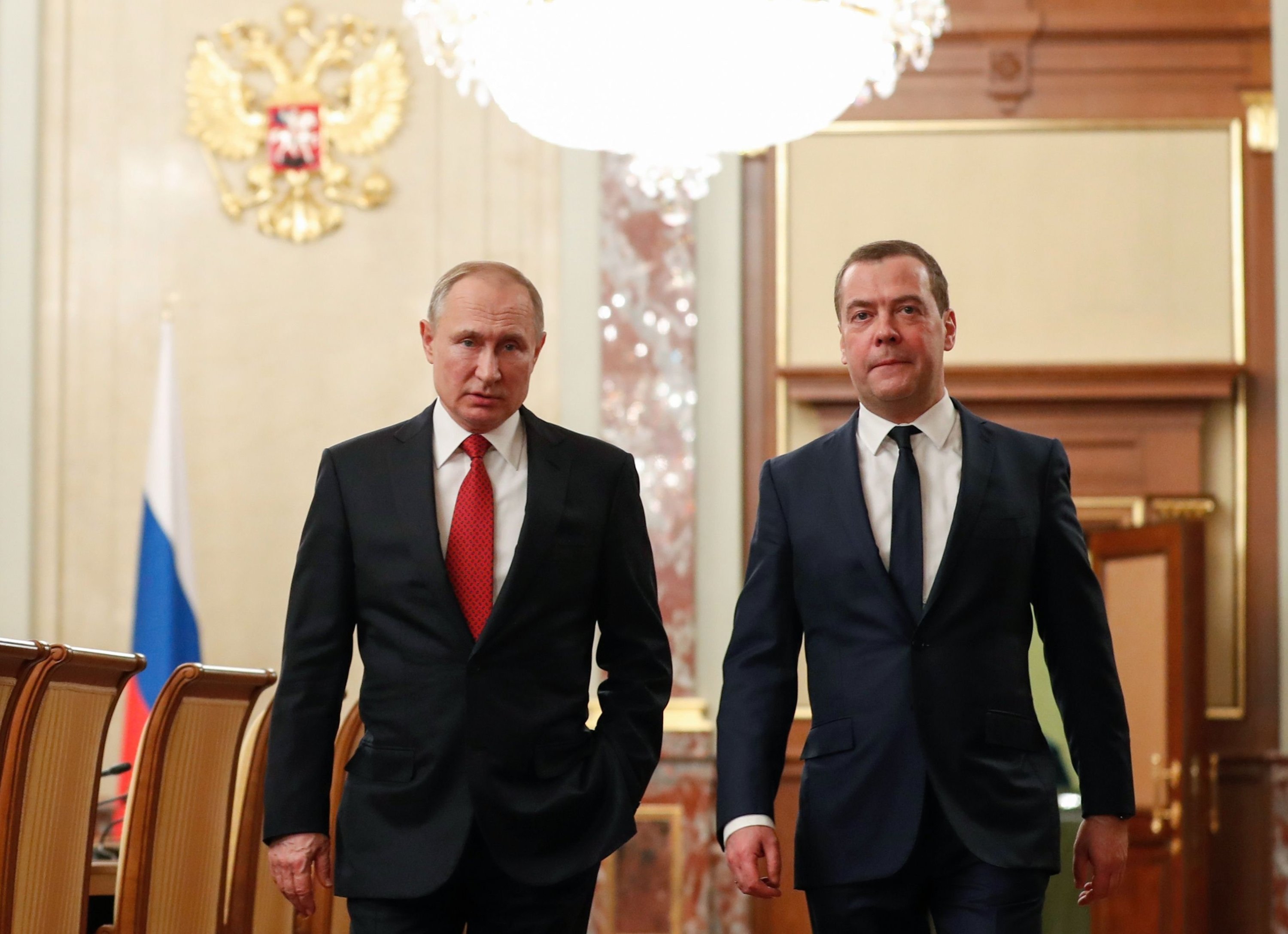 “Gecə qapını möhkəm bağlayın” – Medvedev Zelenskiyə CAVAB VERDİ