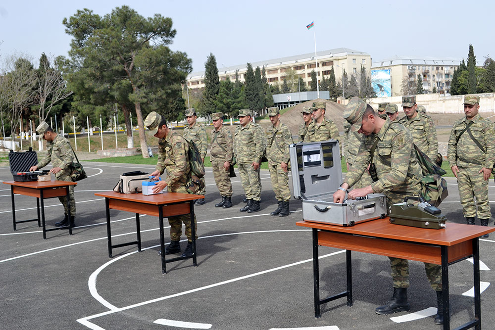 Kimyəvi silahlardan qorunma üzrə yarış keçirilir - FOTO