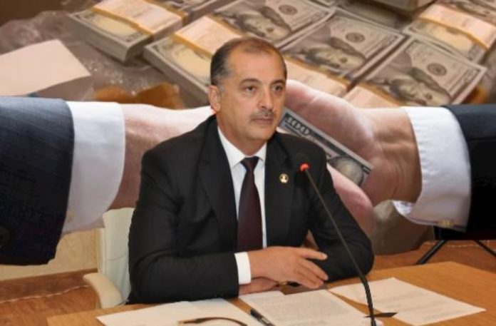Vilyam Hacıyev sahibkardan min manat tələb edib - ŞAHİD