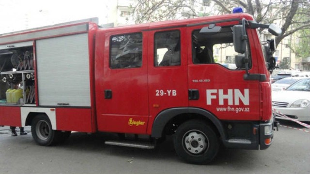 Sabirabadda ev yandı