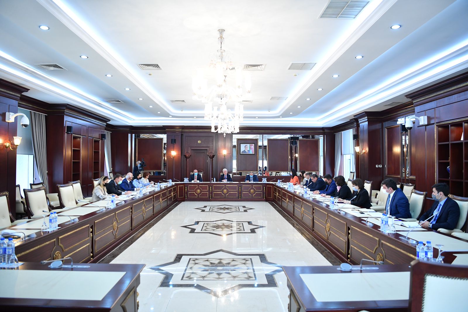Peşə məktəblərində ödənişli oxuyanlara da təqaüd veriləcək