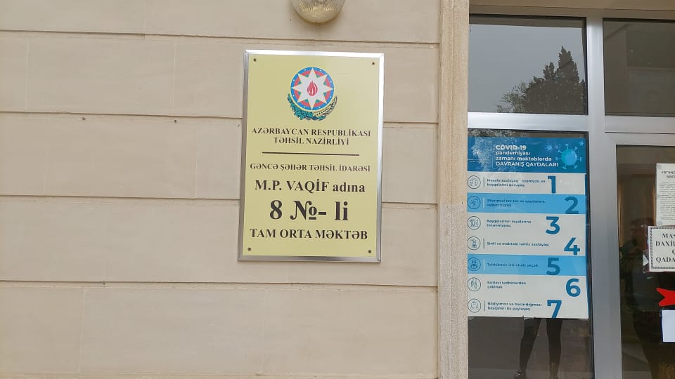 Gəncədə məktəbli qız sinif yoldaşını BIÇAQLADI