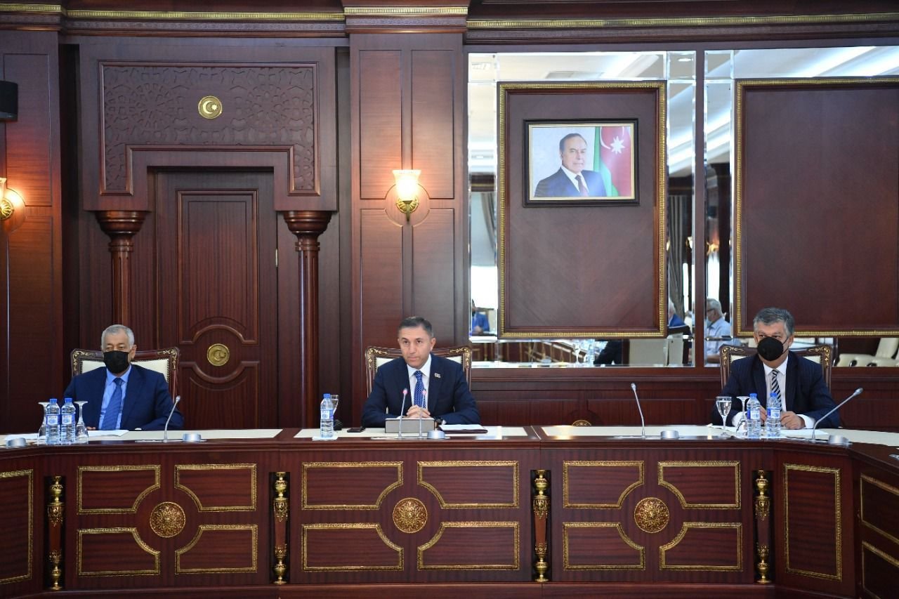Palatanın hesabatı plenar iclasa çıxarılır - YENİLƏNİB