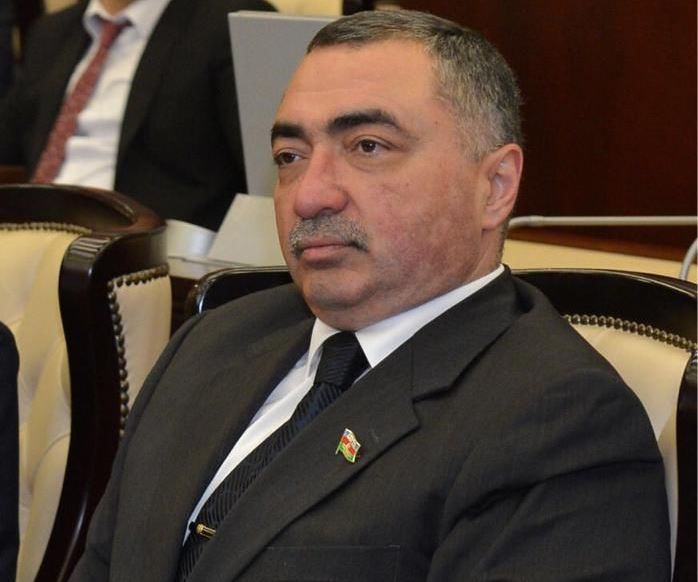 “Bəzi məmurlar büdcə pullarını xımır-xımır yeyir” - Deputat